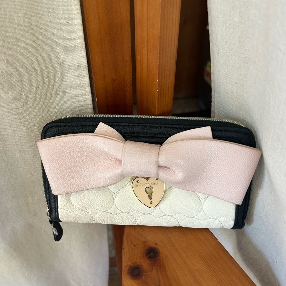 Betsy Johnson Wallet